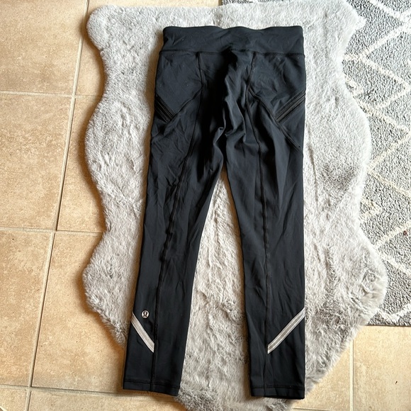 Three pair of Lululemon leggings, various lengths, size small - Picture 4 of 10
